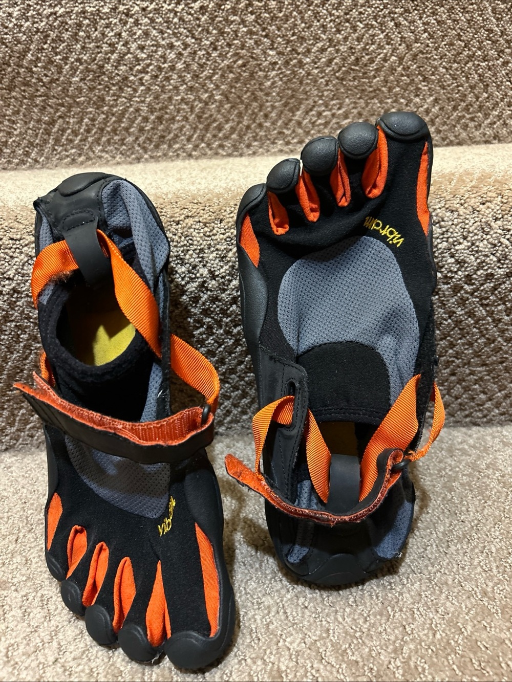 Vibram FiveFingers KSO M1483 Men's running shoe Black Orange Gray Hook & Loop 41